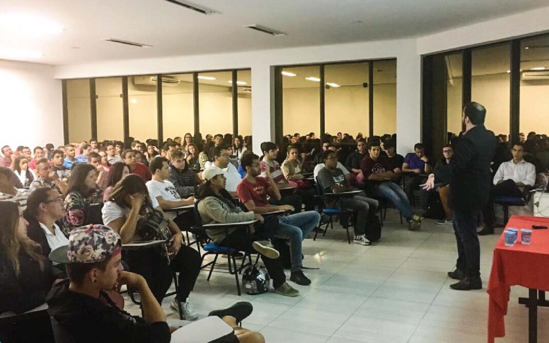 Palestra discute perfil profissional buscado pelo mercado